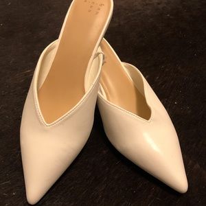 White heel